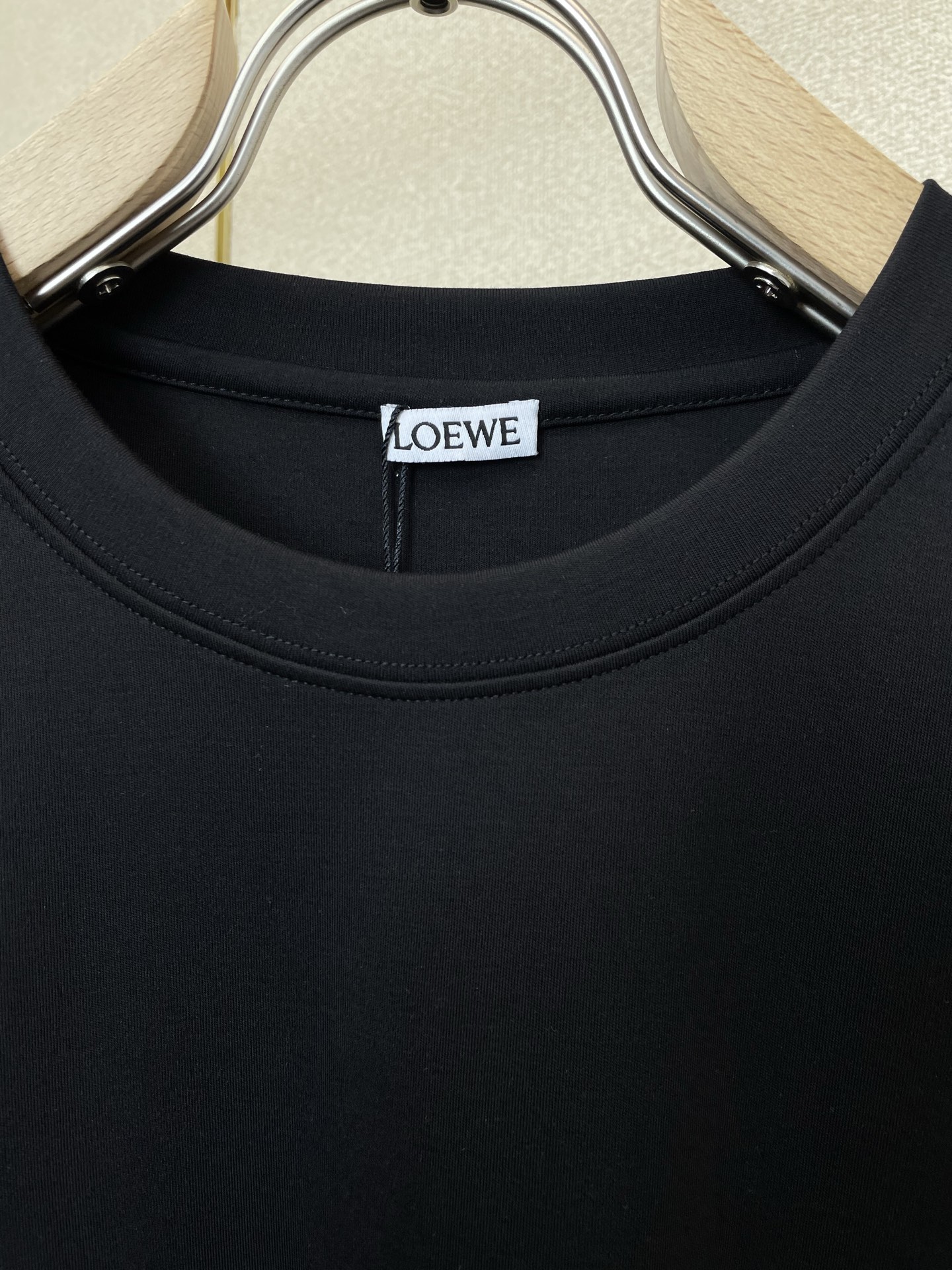 LOEWE罗意威💥砸锅卖铁都要上的新款新款原单男士休闲短袖 高端定制 高端版本 时尚百搭爆款⚠️⚠️✨✨进口面料 手感超