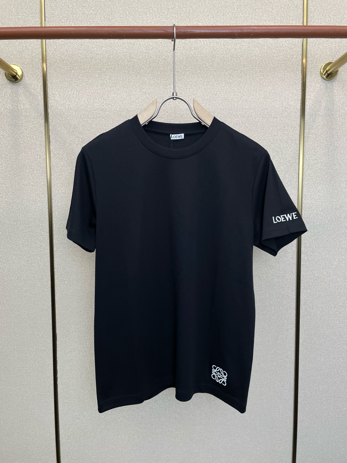 LOEWE罗意威💥砸锅卖铁都要上的新款新款原单男士休闲短袖 高端定制 高端版本 时尚百搭爆款⚠️⚠️✨✨进口面料 手感超
