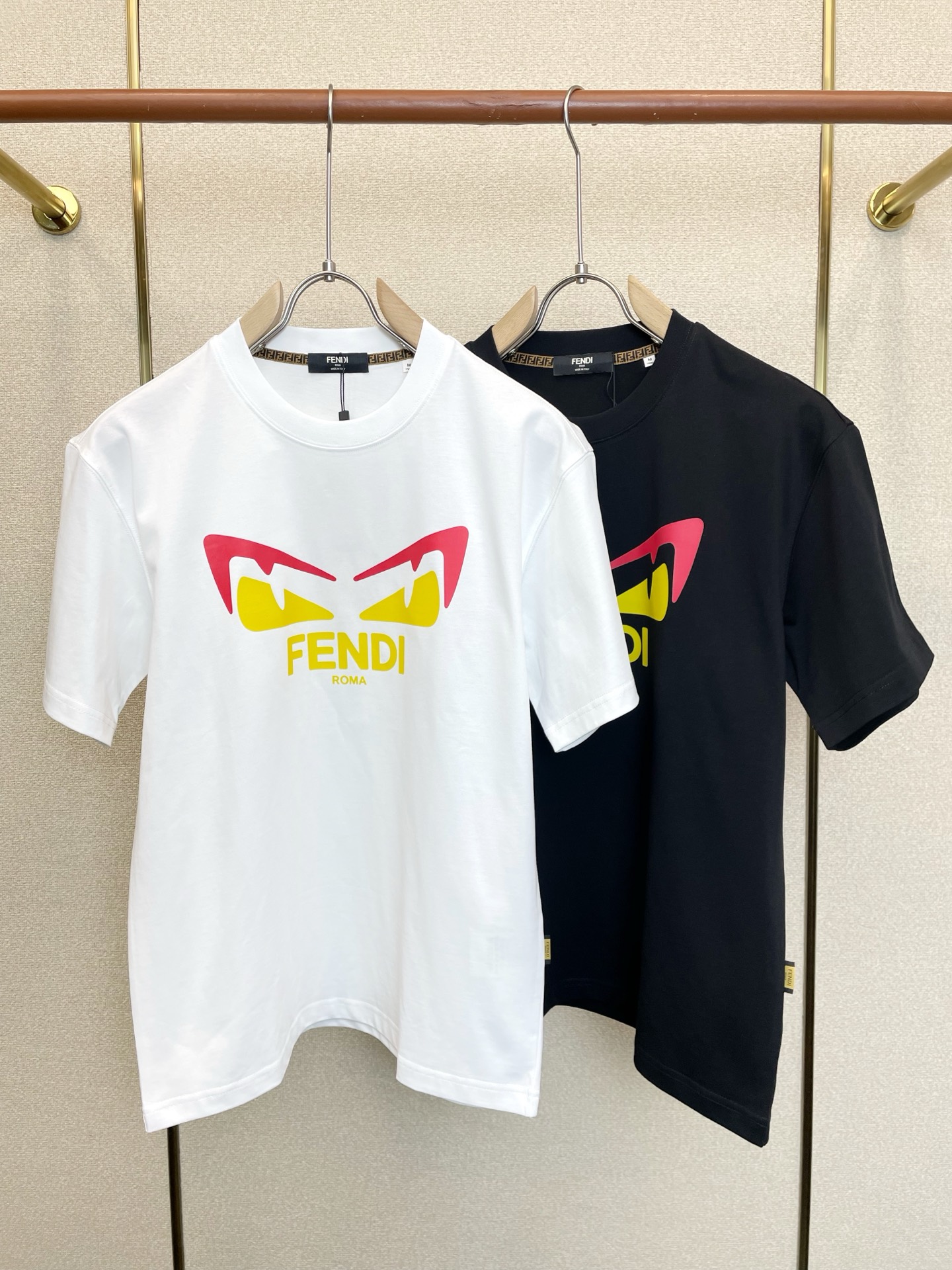 FENDI芬迪💥砸锅卖铁都要上的新款新款原单男士休闲短袖 高端定制 高端版本 时尚百搭爆款⚠️⚠️✨✨进口面料 手感超柔