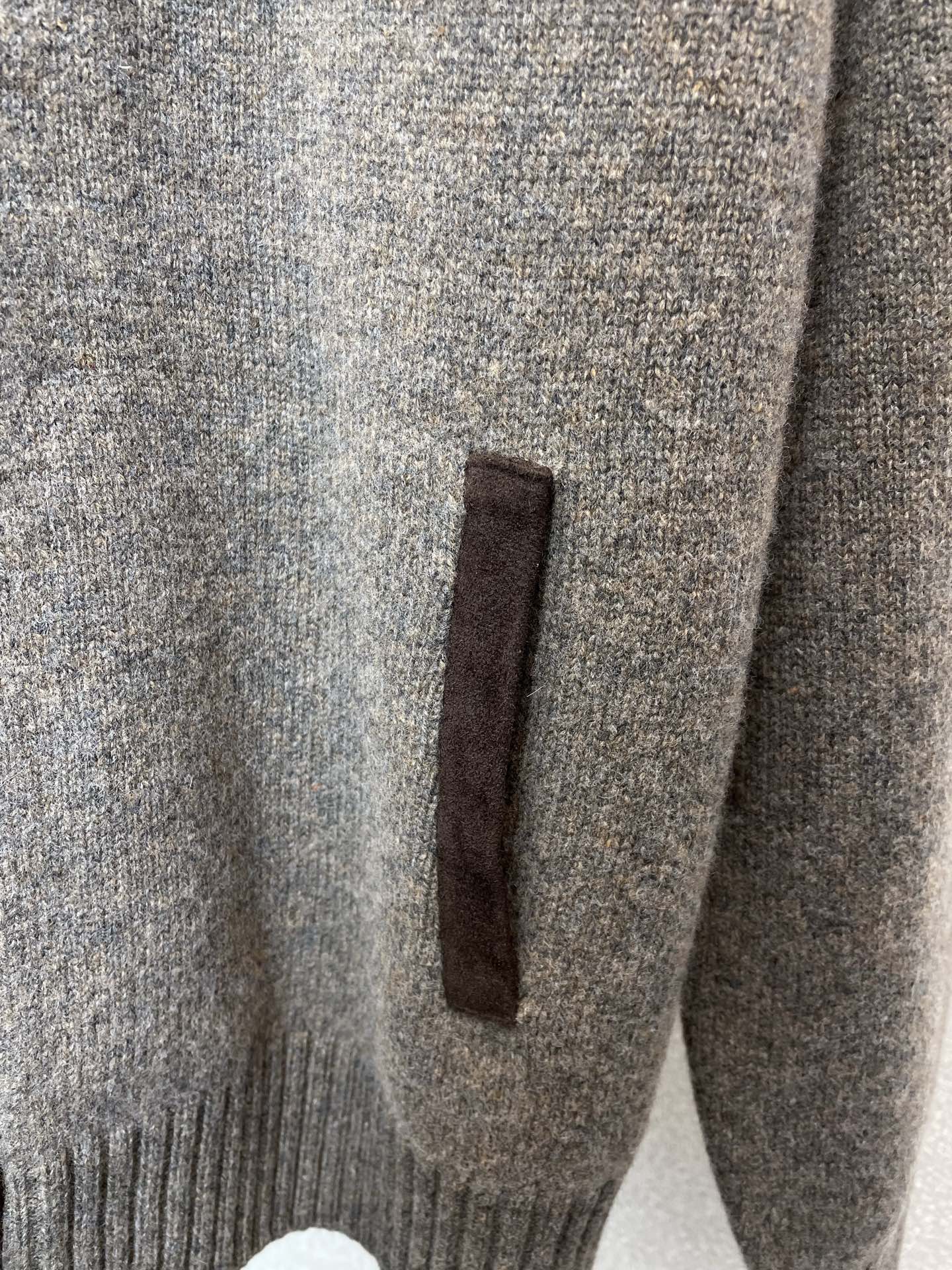 Loro Piana-Loro Piana诺悠翩雅💥砸锅卖铁都要上的新款最新时尚毛衣衫 经典设计感与颜值爆棚的外套，百分