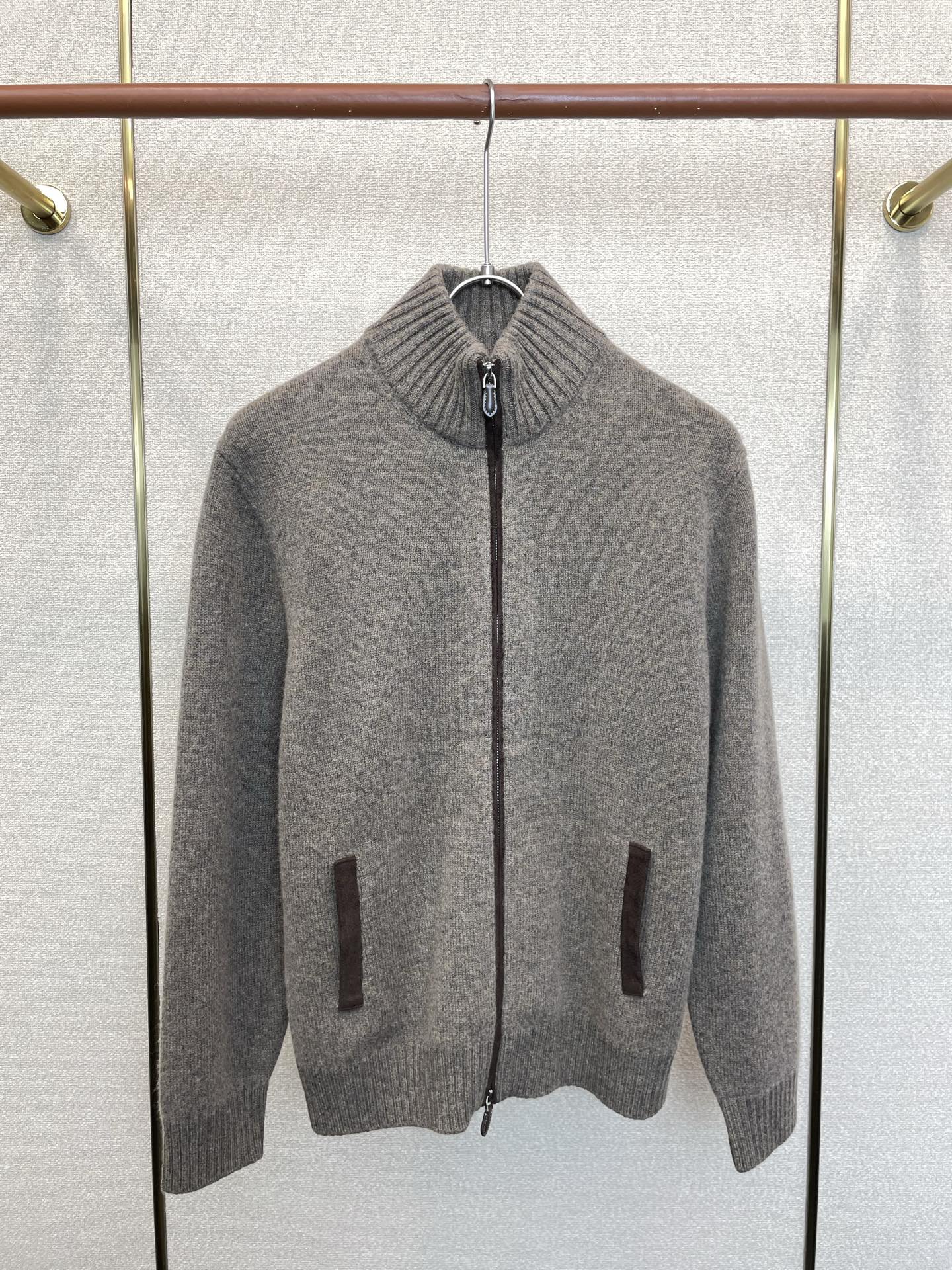 Loro Piana-Loro Piana诺悠翩雅💥砸锅卖铁都要上的新款最新时尚毛衣衫 经典设计感与颜值爆棚的外套，百分