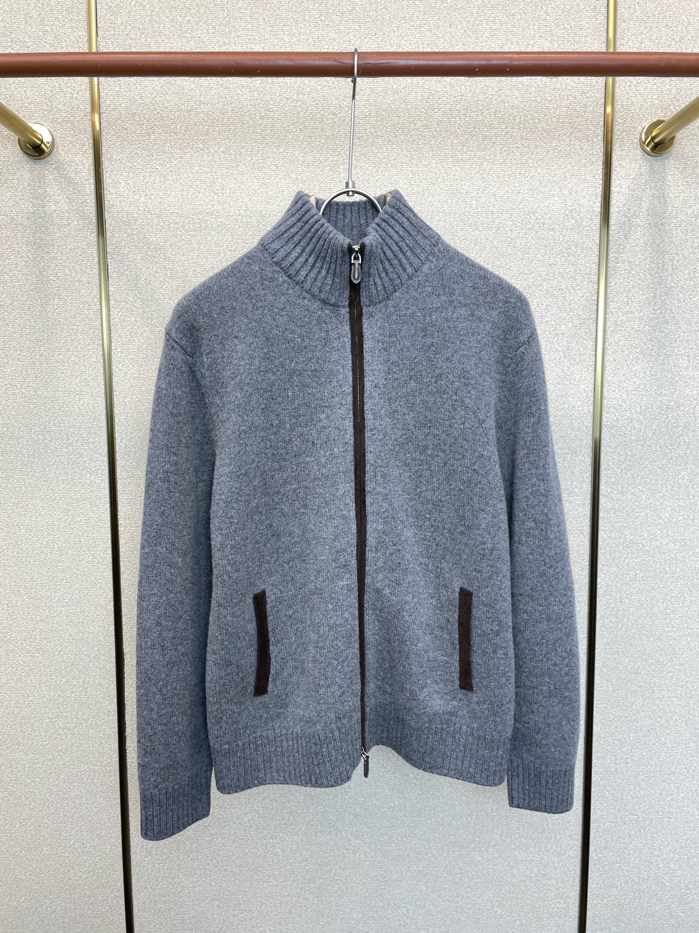 Loro Piana-Loro Piana诺悠翩雅💥砸锅卖铁都要上的新款最新时尚毛衣衫 经典设计感与颜值爆棚的外套，百分