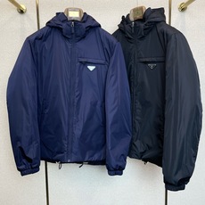 羽绒服- Prada普拉达💥砸锅卖铁都要上的新款新款原单男士休闲连帽羽绒服 高端定制 高端版本 时尚百搭爆款⚠️⚠️✨✨ 羽绒服- Prada普拉达💥砸锅卖铁都要上的新款新款原单男士休闲连帽羽绒服 高端定制 高端版本 时尚百搭爆款⚠️⚠️✨✨