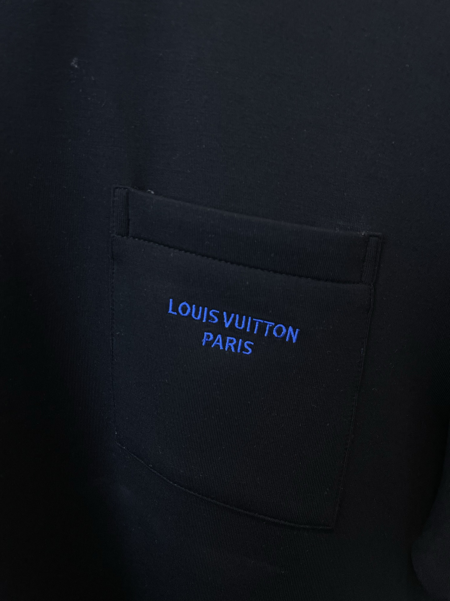 Louis Vuitton路易威登💥砸锅卖铁都要上的新款新款原单男士休闲短袖 高端定制 高端版本 时尚百搭爆款⚠️⚠️✨