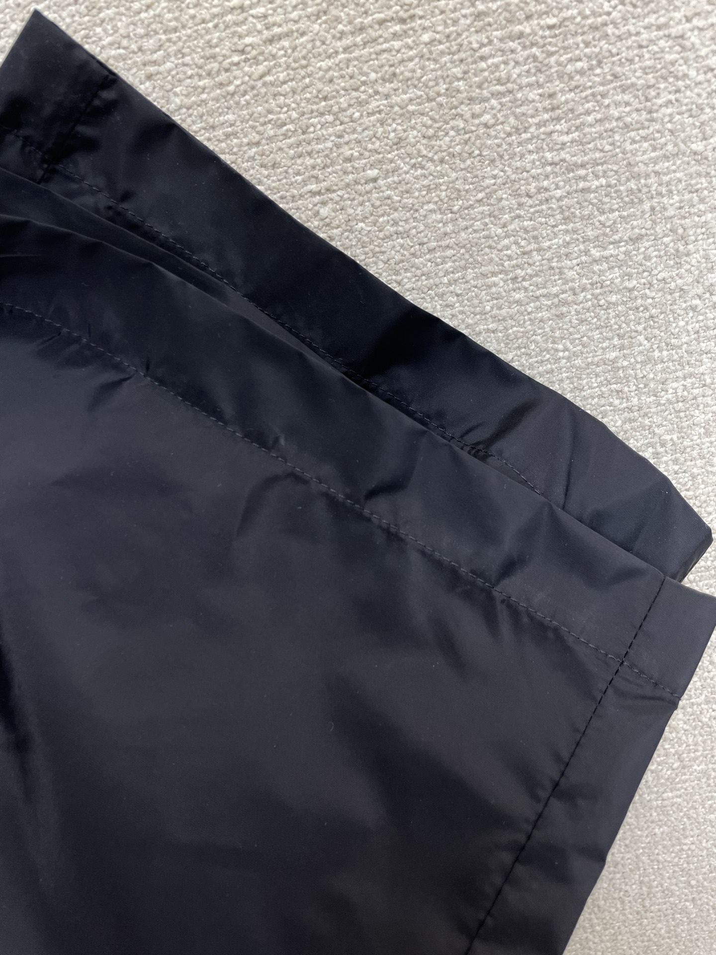 Prada普拉达💥砸锅卖铁都要上的新款新款休闲裤 高端版本！专柜定制面料 透气舒适度高，细节无可挑剔，品牌元素设计理念，