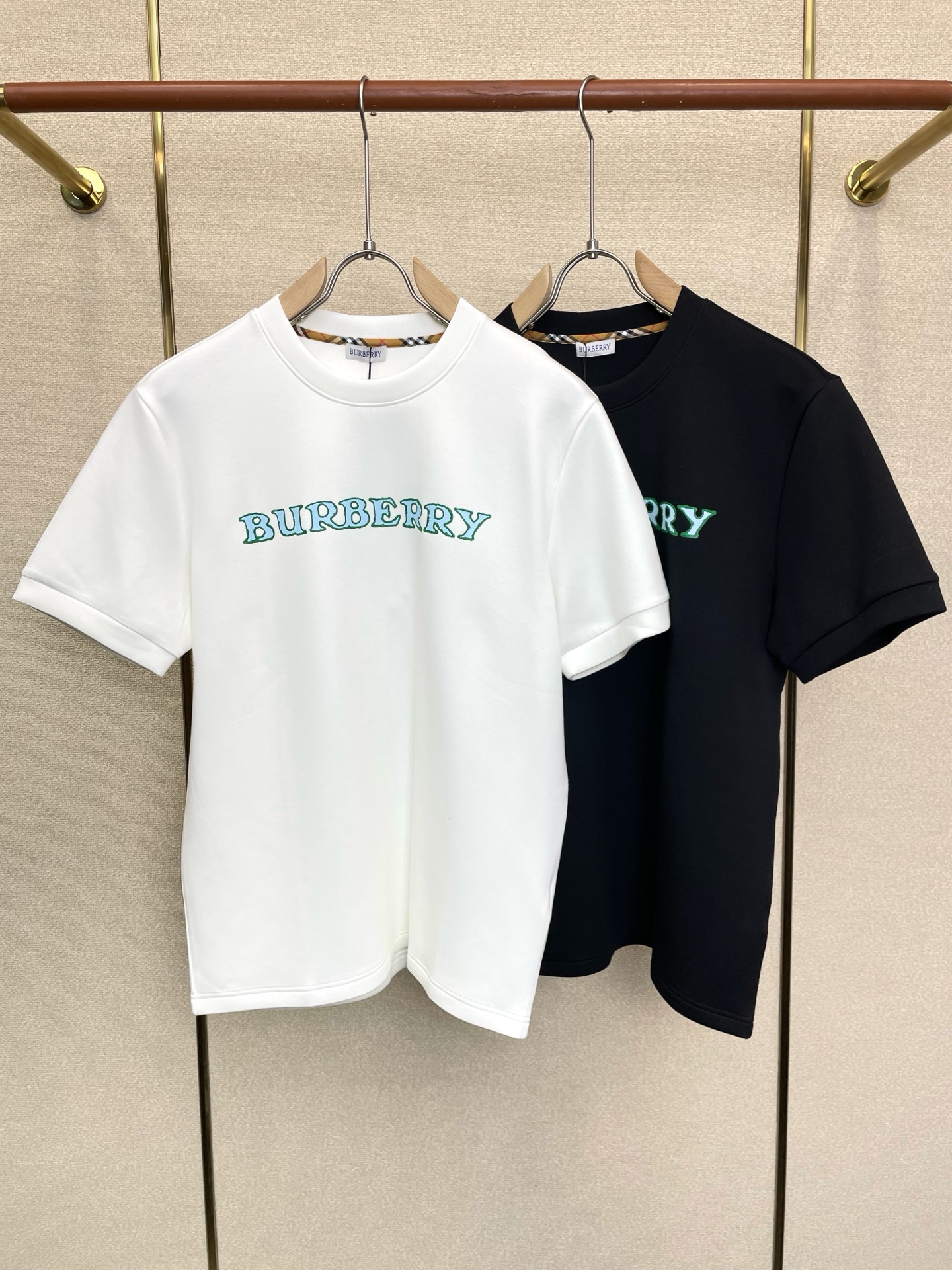 Burberry巴宝莉💥砸锅卖铁都要上的新款新款原单男士休闲短袖 高端定制 高端版本 时尚百搭爆款⚠️⚠️✨✨进口面料 