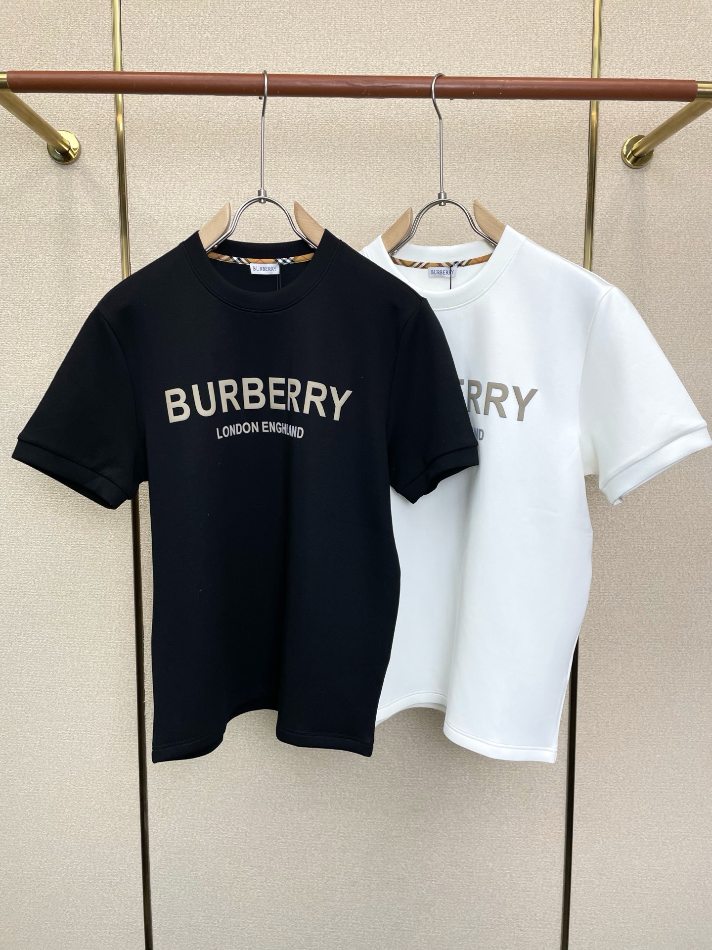 Burberry巴宝莉💥砸锅卖铁都要上的新款新款原单男士休闲短袖 高端定制 高端版本 时尚百搭爆款⚠️⚠️✨✨进口面料 