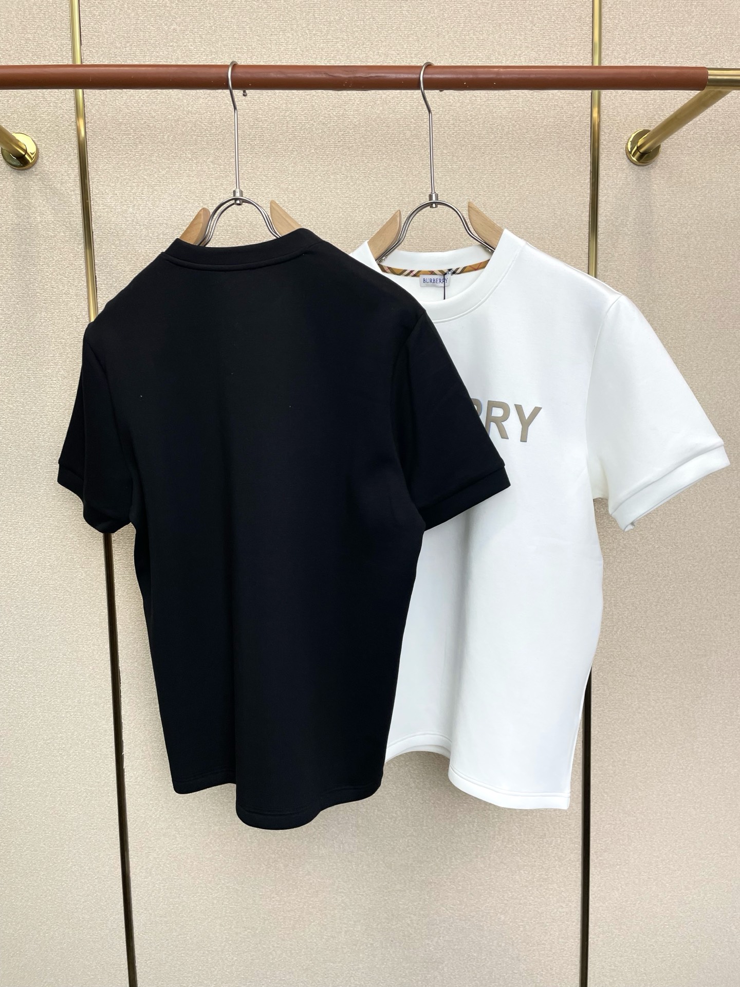 Burberry巴宝莉💥砸锅卖铁都要上的新款新款原单男士休闲短袖 高端定制 高端版本 时尚百搭爆款⚠️⚠️✨✨进口面料 