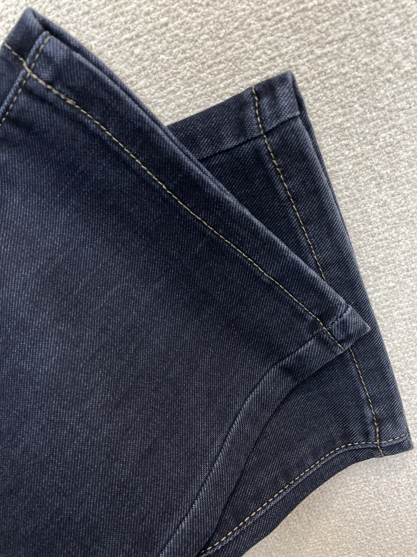 Burberry巴宝莉💥独家专供新款休闲牛仔裤👖高端版本 专柜定制面料 透气舒适度高，细节无可挑剔，品牌元素设计理念，体