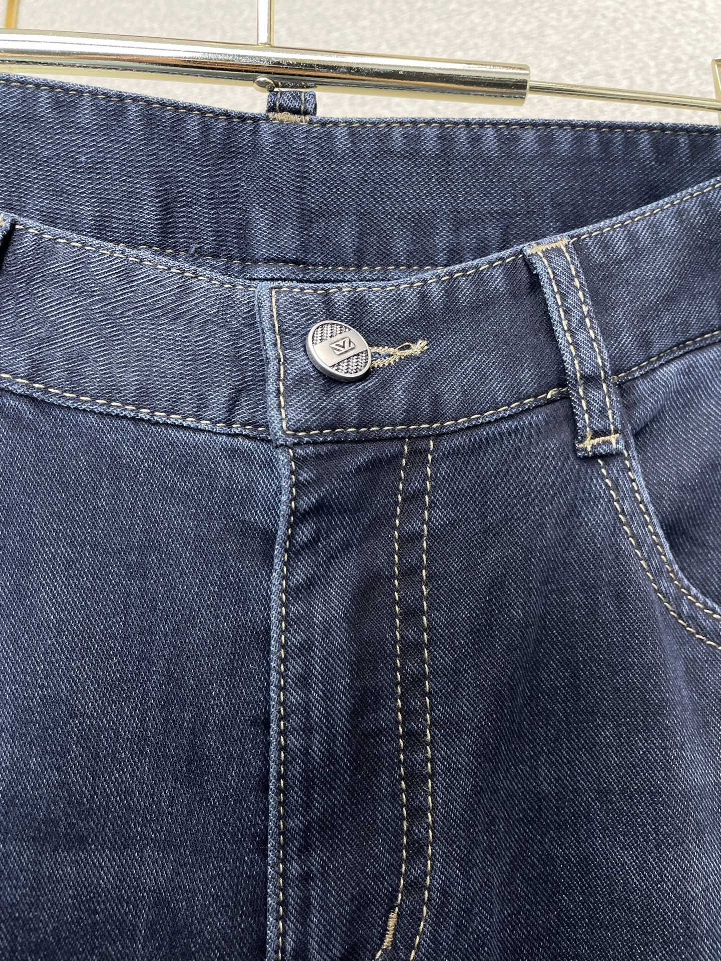 Burberry巴宝莉💥独家专供新款休闲牛仔裤👖高端版本 专柜定制面料 透气舒适度高，细节无可挑剔，品牌元素设计理念，体