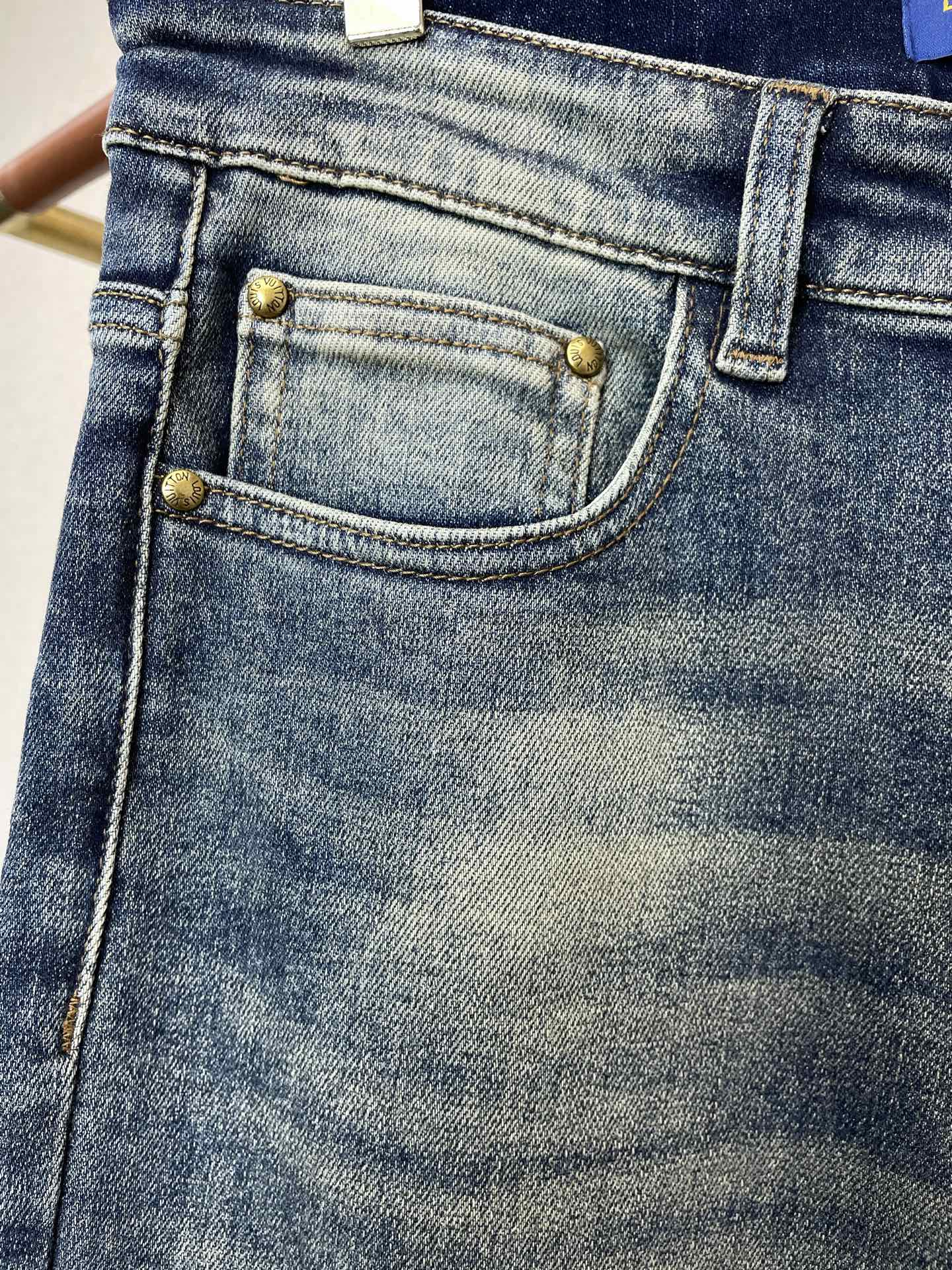 Louis Vuitton路易威登💥独家专供新款休闲牛仔裤👖高端版本 专柜定制面料 透气舒适度高，细节无可挑剔，品牌元素
