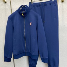 /套。Louis Vuitton路易威登💥独家专供新款专柜同款运动套装,高级感满满!细节精致高档,做工无可挑剔!进口面料 /套。Louis Vuitton路易威登💥独家专供新款专柜同款运动套装,高级感满满!细节精致高档,做工无可挑剔!进口面料