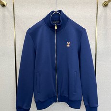 /套。Louis Vuitton路易威登💥独家专供新款专柜同款运动套装,高级感满满!细节精致高档,做工无可挑剔!进口面料 /套。Louis Vuitton路易威登💥独家专供新款专柜同款运动套装,高级感满满!细节精致高档,做工无可挑剔!进口面料