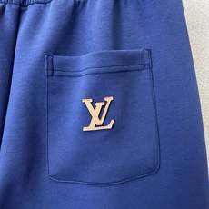 /套。Louis Vuitton路易威登💥独家专供新款专柜同款运动套装,高级感满满!细节精致高档,做工无可挑剔!进口面料 /套。Louis Vuitton路易威登💥独家专供新款专柜同款运动套装,高级感满满!细节精致高档,做工无可挑剔!进口面料