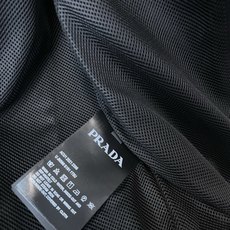 /套。Prada普拉达💥独家专供新款专柜同款运动套装,高级感满满!细节精致高档,做工无可挑剔!进口面料 立体精致细腻。原 /套。Prada普拉达💥独家专供新款专柜同款运动套装,高级感满满!细节精致高档,做工无可挑剔!进口面料 立体精致细腻。原