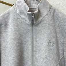 /套。Loro Piana-Loro Piana诺悠翩雅💥休闲运动套装,外贸公司订单 独家专供进口原版聚酯纤维面料,透气 /套。Loro Piana-Loro Piana诺悠翩雅💥休闲运动套装,外贸公司订单 独家专供进口原版聚酯纤维面料,透气