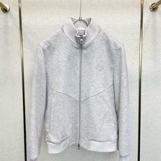 /套。Loro Piana-Loro Piana诺悠翩雅💥休闲运动套装,外贸公司订单 独家专供进口原版聚酯纤维面料,透气 /套。Loro Piana-Loro Piana诺悠翩雅💥休闲运动套装,外贸公司订单 独家专供进口原版聚酯纤维面料,透气