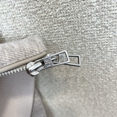 /套。Loro Piana-Loro Piana诺悠翩雅💥休闲运动套装,外贸公司订单 独家专供进口原版聚酯纤维面料,透气 /套。Loro Piana-Loro Piana诺悠翩雅💥休闲运动套装,外贸公司订单 独家专供进口原版聚酯纤维面料,透气