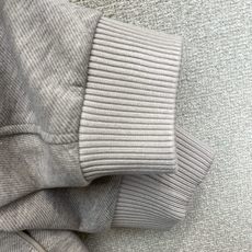 /套。Loro Piana-Loro Piana诺悠翩雅💥休闲运动套装,外贸公司订单 独家专供进口原版聚酯纤维面料,透气 /套。Loro Piana-Loro Piana诺悠翩雅💥休闲运动套装,外贸公司订单 独家专供进口原版聚酯纤维面料,透气