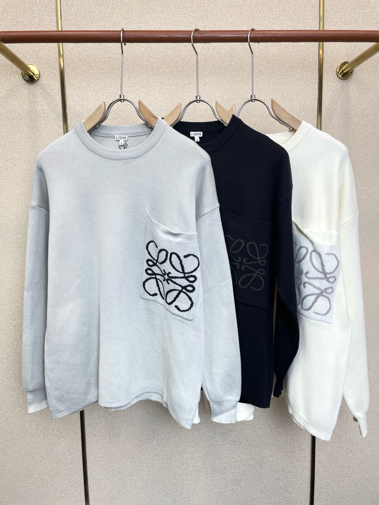 LOEWE罗意威💥砸锅卖铁都要上的新款新款原单男士休闲针织套头衫 高端定制 高端版本 时尚百搭爆款⚠️⚠️✨✨进口面料 