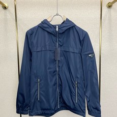 Prada普拉达💥砸锅卖铁都要上的新款新款原单男士休闲连帽夹克 透气舒适 高端定制 高版本 时尚百搭爆款⚠️⚠️✨✨进口 Prada普拉达💥砸锅卖铁都要上的新款新款原单男士休闲连帽夹克 透气舒适 高端定制 高版本 时尚百搭爆款⚠️⚠️✨✨进口