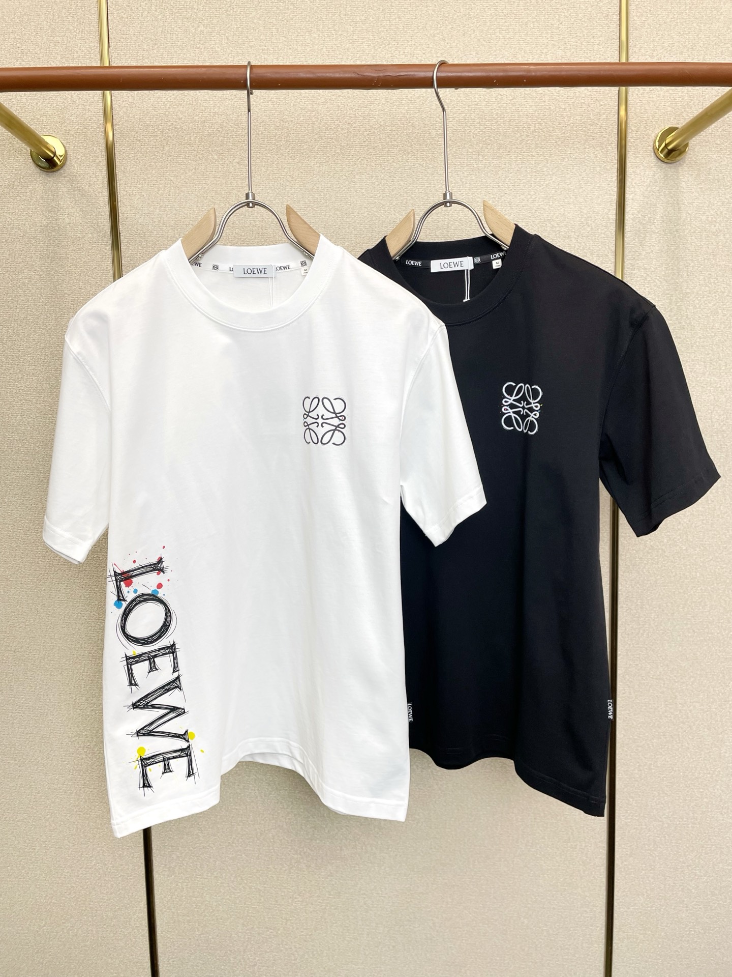 LOEWE罗意威💥砸锅卖铁都要上的新款新款原单男士休闲短袖 高端定制 高端版本 时尚百搭爆款⚠️⚠️✨✨进口面料 手感超