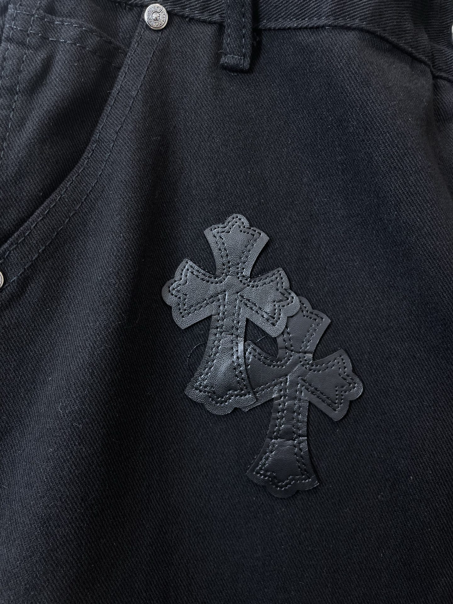 Chrome hearts克罗心💥砸锅卖铁都要上的新款新款休闲牛仔直筒裤👖高端版本！专柜定制面料 透气舒适度高，细节无可