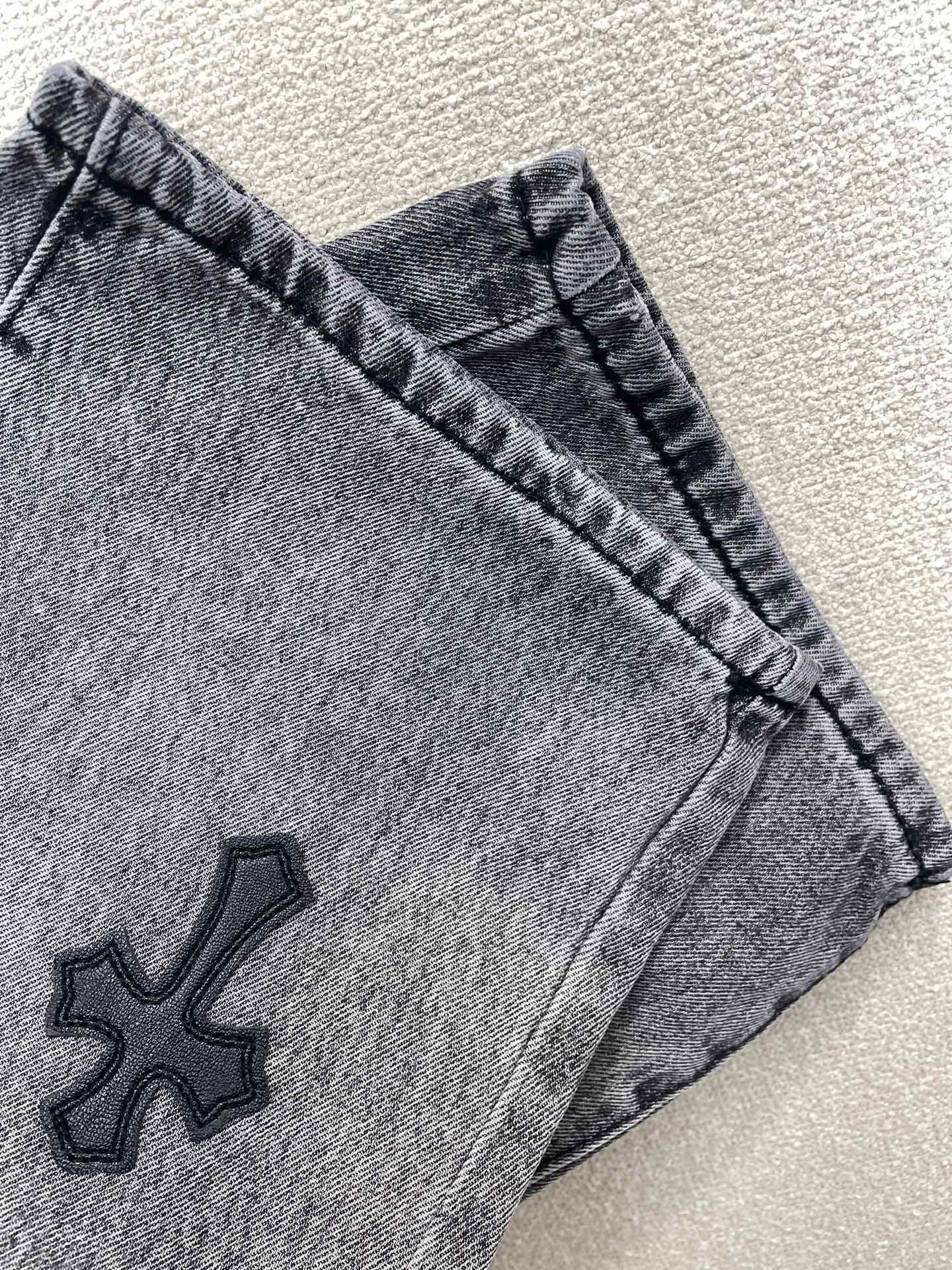 Chrome hearts克罗心💥砸锅卖铁都要上的新款新款休闲牛仔直筒裤👖高端版本！专柜定制面料 透气舒适度高，细节无可