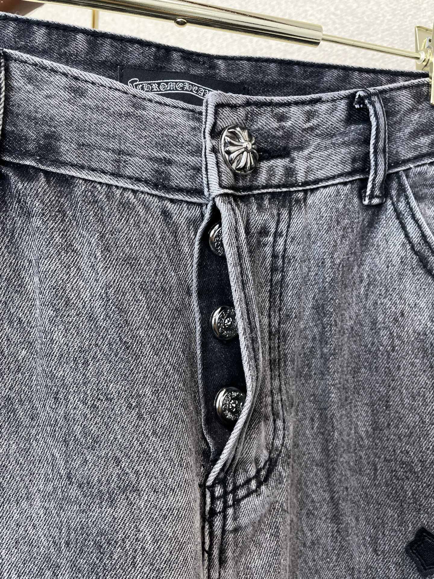Chrome hearts克罗心💥砸锅卖铁都要上的新款新款休闲牛仔直筒裤👖高端版本！专柜定制面料 透气舒适度高，细节无可