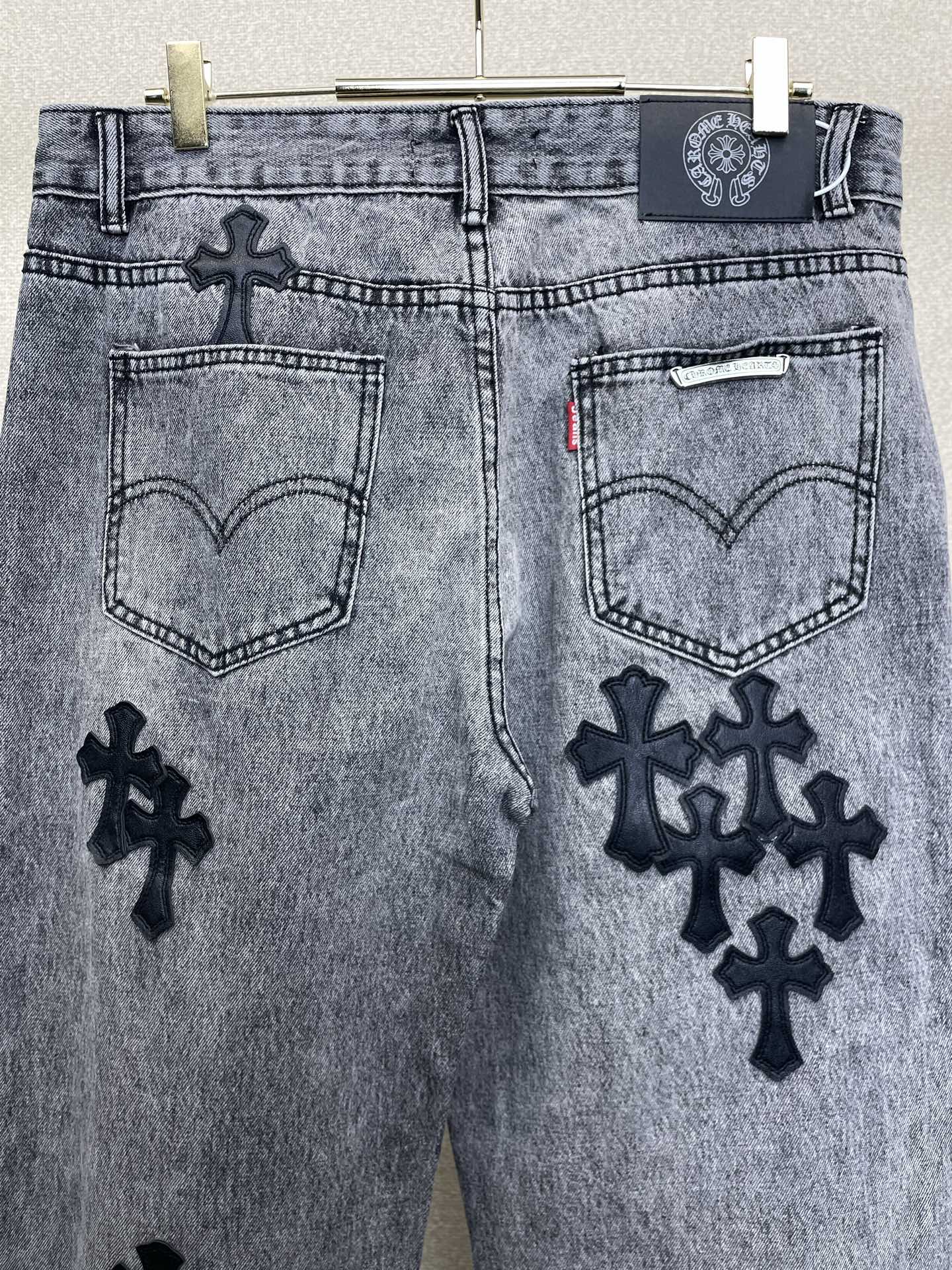 Chrome hearts克罗心💥砸锅卖铁都要上的新款新款休闲牛仔直筒裤👖高端版本！专柜定制面料 透气舒适度高，细节无可
