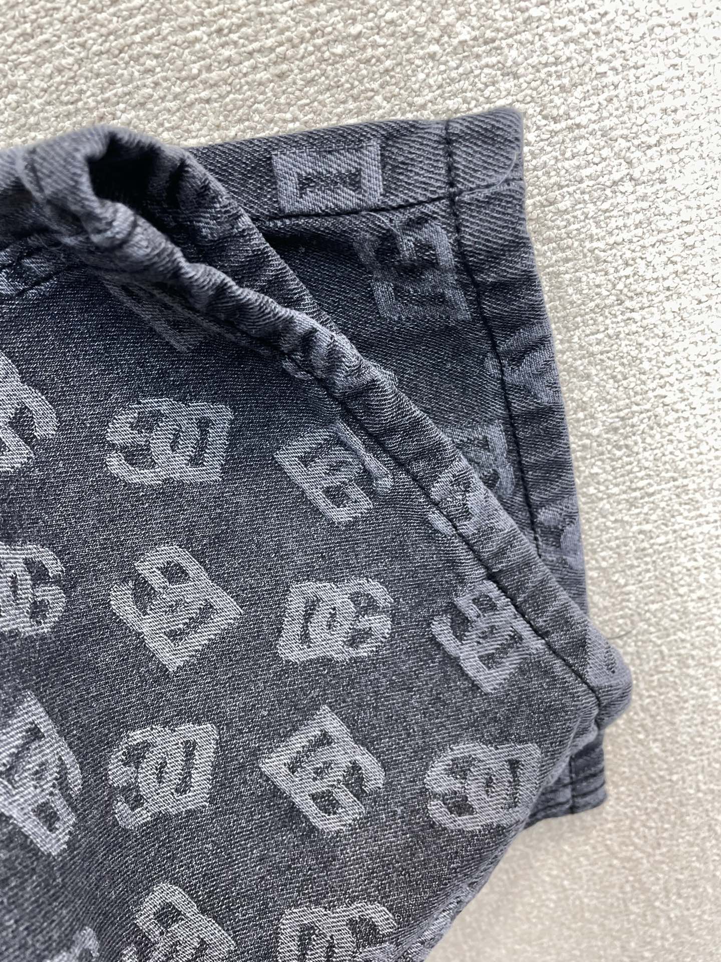 Dolce&Gabbana杜嘉班纳💥砸锅卖铁都要上的新款新款休闲牛仔直筒裤👖高端版本！专柜定制面料 透气舒适度高，细节无