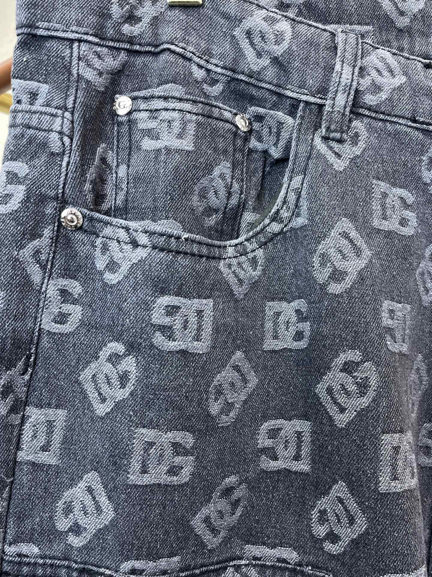 Dolce&Gabbana杜嘉班纳💥砸锅卖铁都要上的新款新款休闲牛仔直筒裤👖高端版本！专柜定制面料 透气舒适度高，细节无