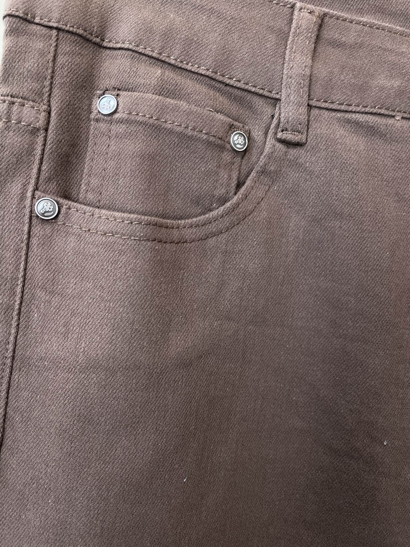 Armani阿玛尼💥砸锅卖铁都要上的新款新款休闲牛仔裤👖高端版本 专柜定制面料 透气舒适度高，细节无可挑剔，品牌元素设计