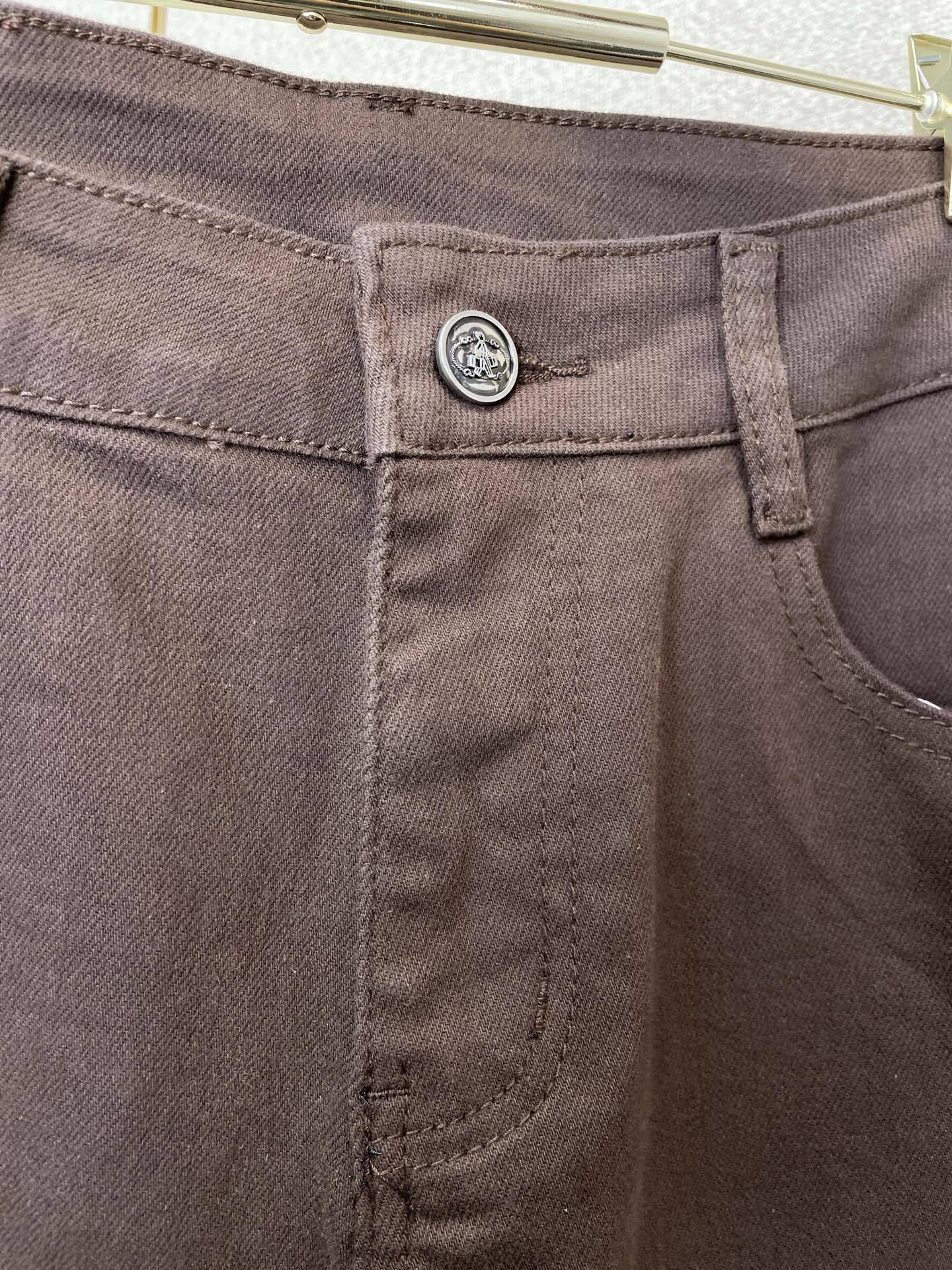 Armani阿玛尼💥砸锅卖铁都要上的新款新款休闲牛仔裤👖高端版本 专柜定制面料 透气舒适度高，细节无可挑剔，品牌元素设计