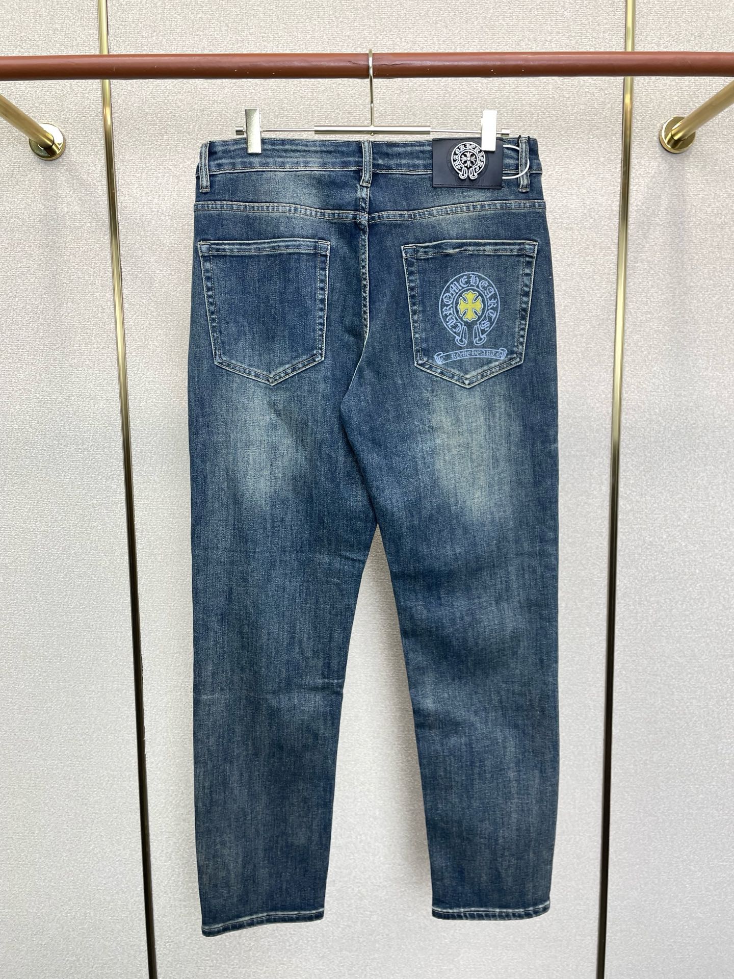 Chrome hearts克罗心💥砸锅卖铁都要上的新款新款休闲牛仔裤👖高端版本 专柜定制面料 透气舒适度高，细节无可挑剔