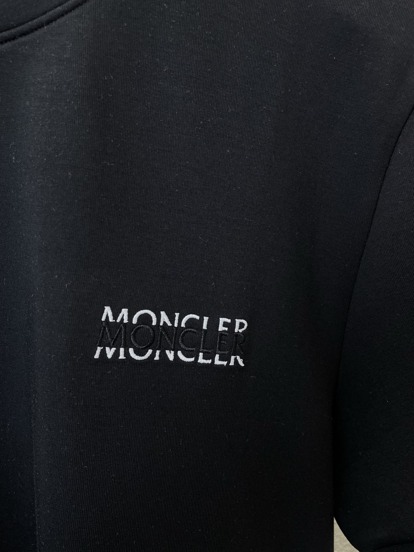 Moncler蒙口💥砸锅卖铁都要上的新款新款原单男士休闲短袖 高端定制 高端版本 时尚百搭爆款⚠️⚠️✨✨进口面料 手感