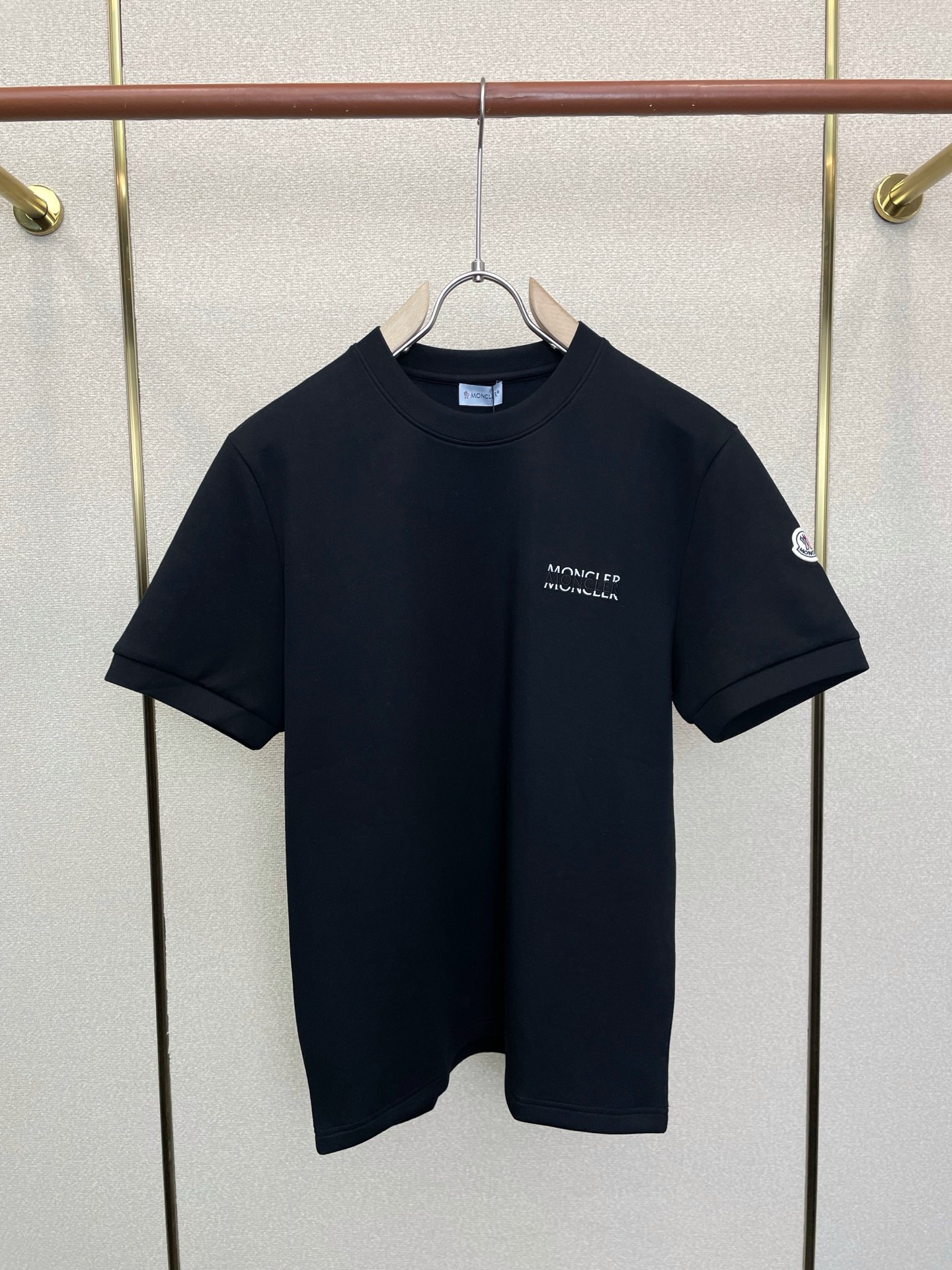 Moncler蒙口💥砸锅卖铁都要上的新款新款原单男士休闲短袖 高端定制 高端版本 时尚百搭爆款⚠️⚠️✨✨进口面料 手感