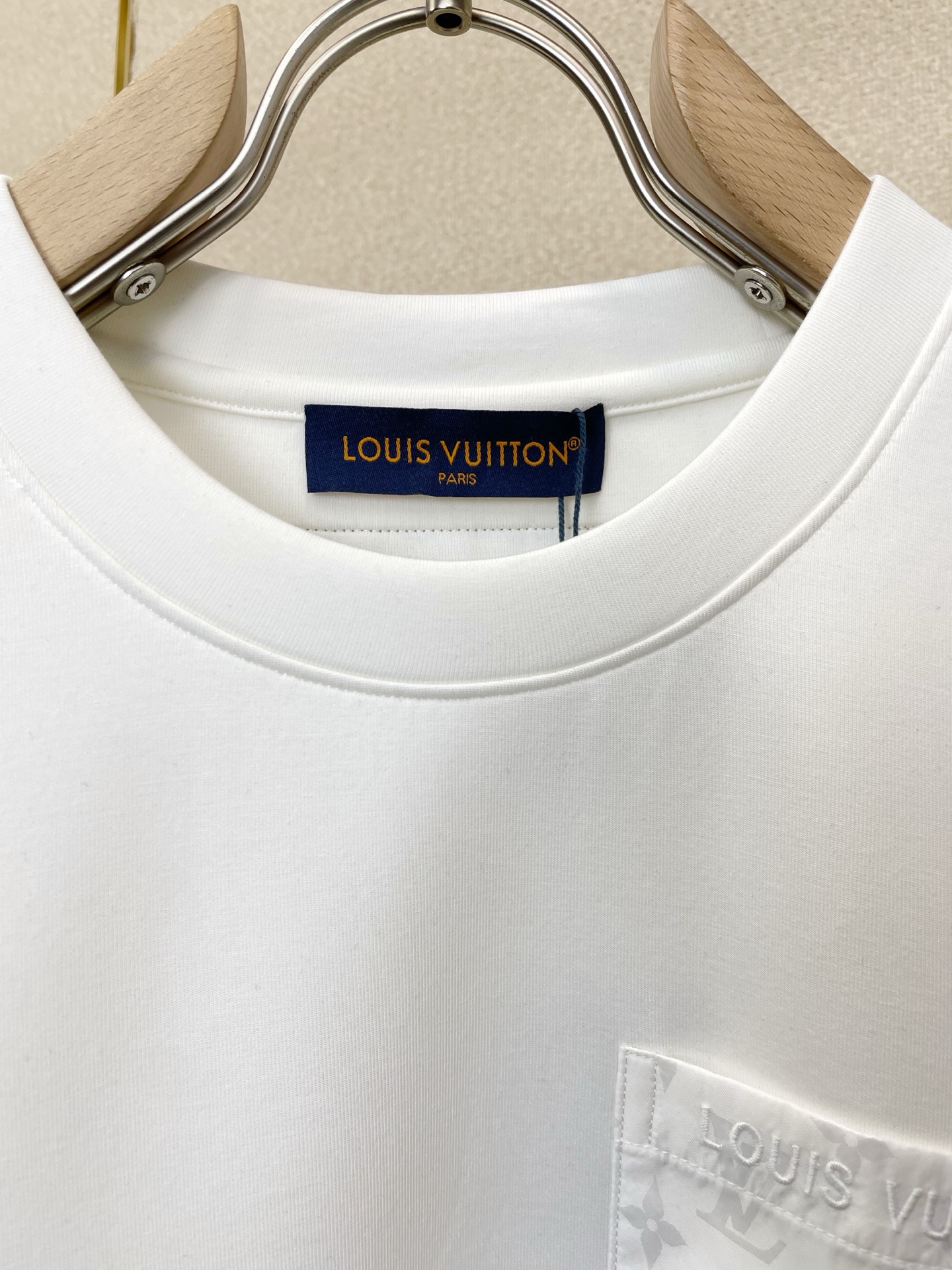 Louis Vuitton路易威登💥砸锅卖铁都要上的新款新款原单男士休闲短袖 高端定制 高端版本 时尚百搭爆款⚠️⚠️✨