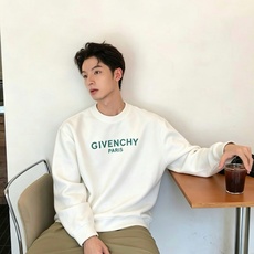 Givenchy纪梵希💥砸锅卖铁都要上的新款新款原单男士休闲卫衣 高端定制 高端版本 时尚百搭爆款⚠️⚠️✨✨进口面料 Givenchy纪梵希💥砸锅卖铁都要上的新款新款原单男士休闲卫衣 高端定制 高端版本 时尚百搭爆款⚠️⚠️✨✨进口面料