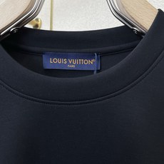 Louis Vuitton路易威登💥砸锅卖铁都要上的新款新款原单男士休闲卫衣 高端定制 高端版本 时尚百搭爆款⚠️⚠️✨ Louis Vuitton路易威登💥砸锅卖铁都要上的新款新款原单男士休闲卫衣 高端定制 高端版本 时尚百搭爆款⚠️⚠️✨