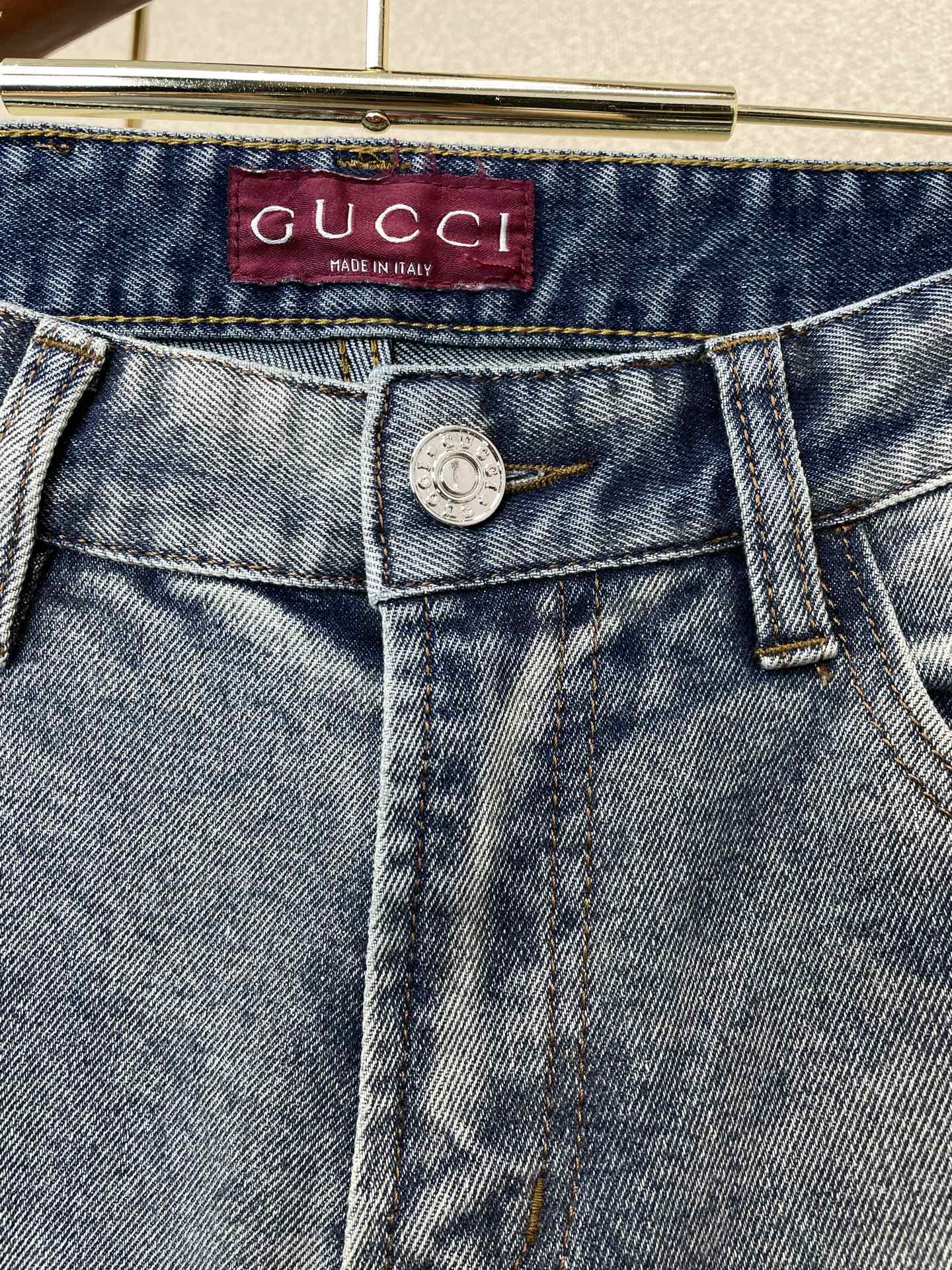 Gucci古驰💥砸锅卖铁都要上的新款新款秋冬牛仔裤👖高端版本！专柜定制面料 透气舒适度高，细节无可挑剔，品牌元素设计理念