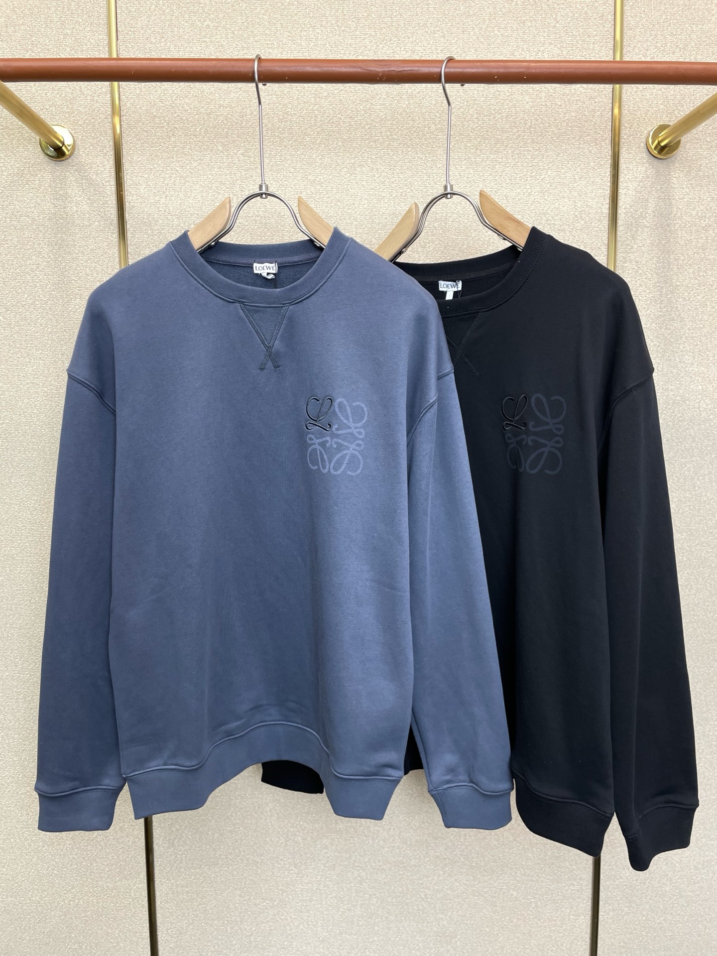 LOEWE罗意威💥砸锅卖铁都要上的新款新款原单男士休闲卫衣 高端定制 高端版本 时尚百搭爆款⚠️⚠️✨✨进口面料 手感超