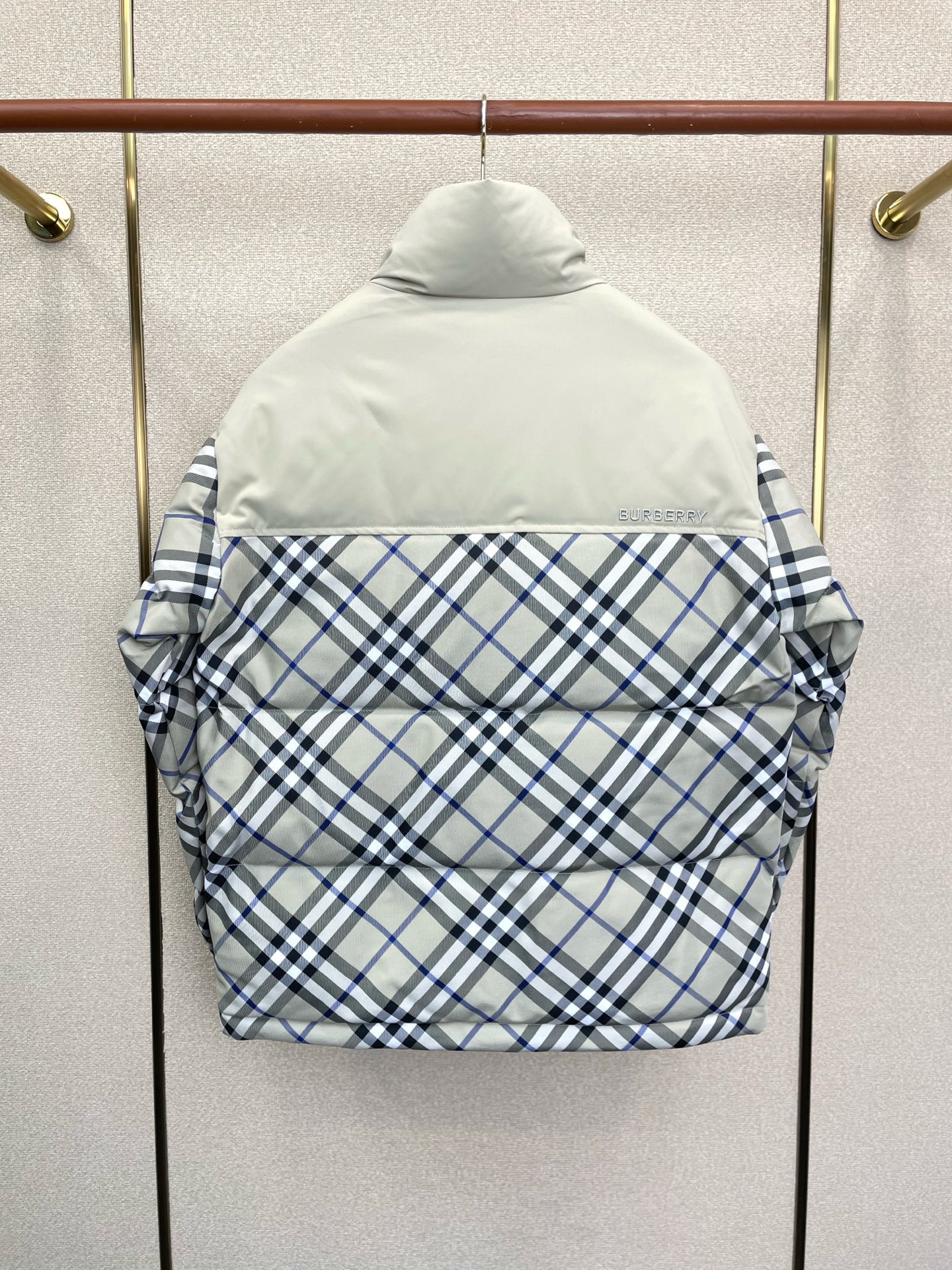 羽绒服-Burberry巴宝莉💥砸锅卖铁都要上的新款高领羽绒服 贸易公司渠道稀出，降温天气必备的保暖单品，不论是日常还是