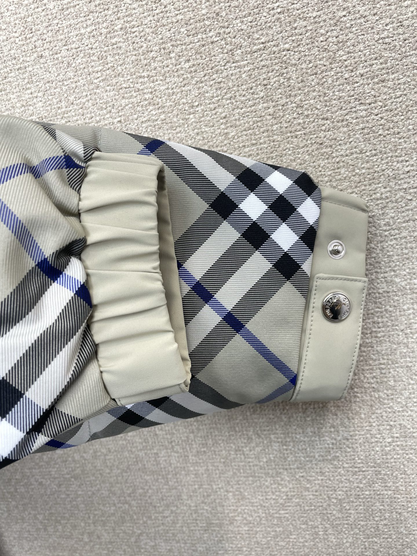 羽绒服-Burberry巴宝莉💥砸锅卖铁都要上的新款高领羽绒服 贸易公司渠道稀出，降温天气必备的保暖单品，不论是日常还是