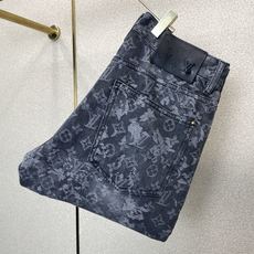 Louis Vuitton路易威登💥砸锅卖铁都要上的新款新款休闲牛仔直筒裤👖高端版本!专柜定制面料 透气舒适度高,细节无 Louis Vuitton路易威登💥砸锅卖铁都要上的新款新款休闲牛仔直筒裤👖高端版本!专柜定制面料 透气舒适度高,细节无