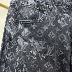 Louis Vuitton路易威登💥砸锅卖铁都要上的新款新款休闲牛仔直筒裤👖高端版本!专柜定制面料 透气舒适度高,细节无 Louis Vuitton路易威登💥砸锅卖铁都要上的新款新款休闲牛仔直筒裤👖高端版本!专柜定制面料 透气舒适度高,细节无