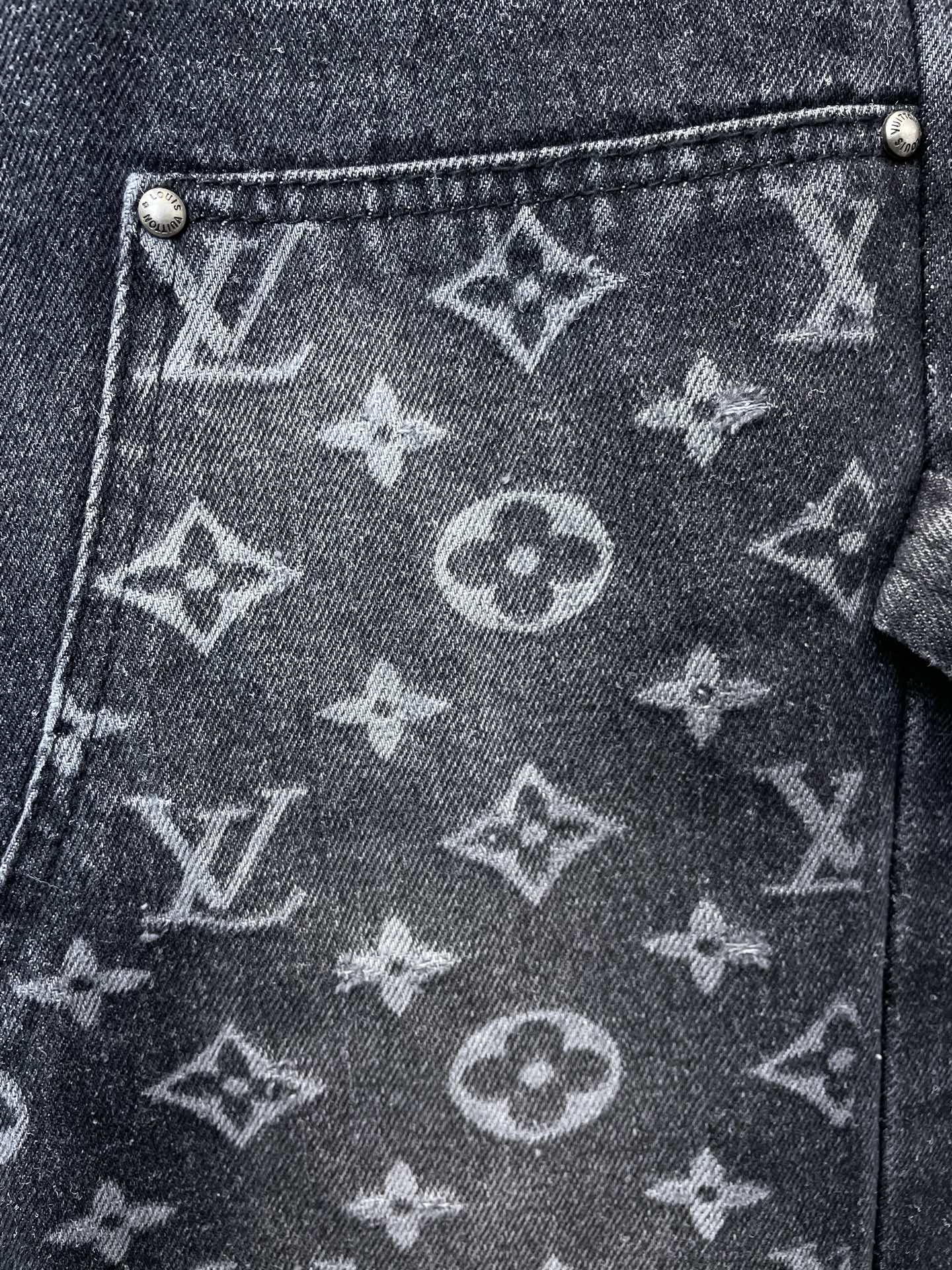 Louis Vuitton路易威登💥砸锅卖铁都要上的新款新款休闲牛仔直筒裤👖高端版本！专柜定制面料 透气舒适度高，细节无