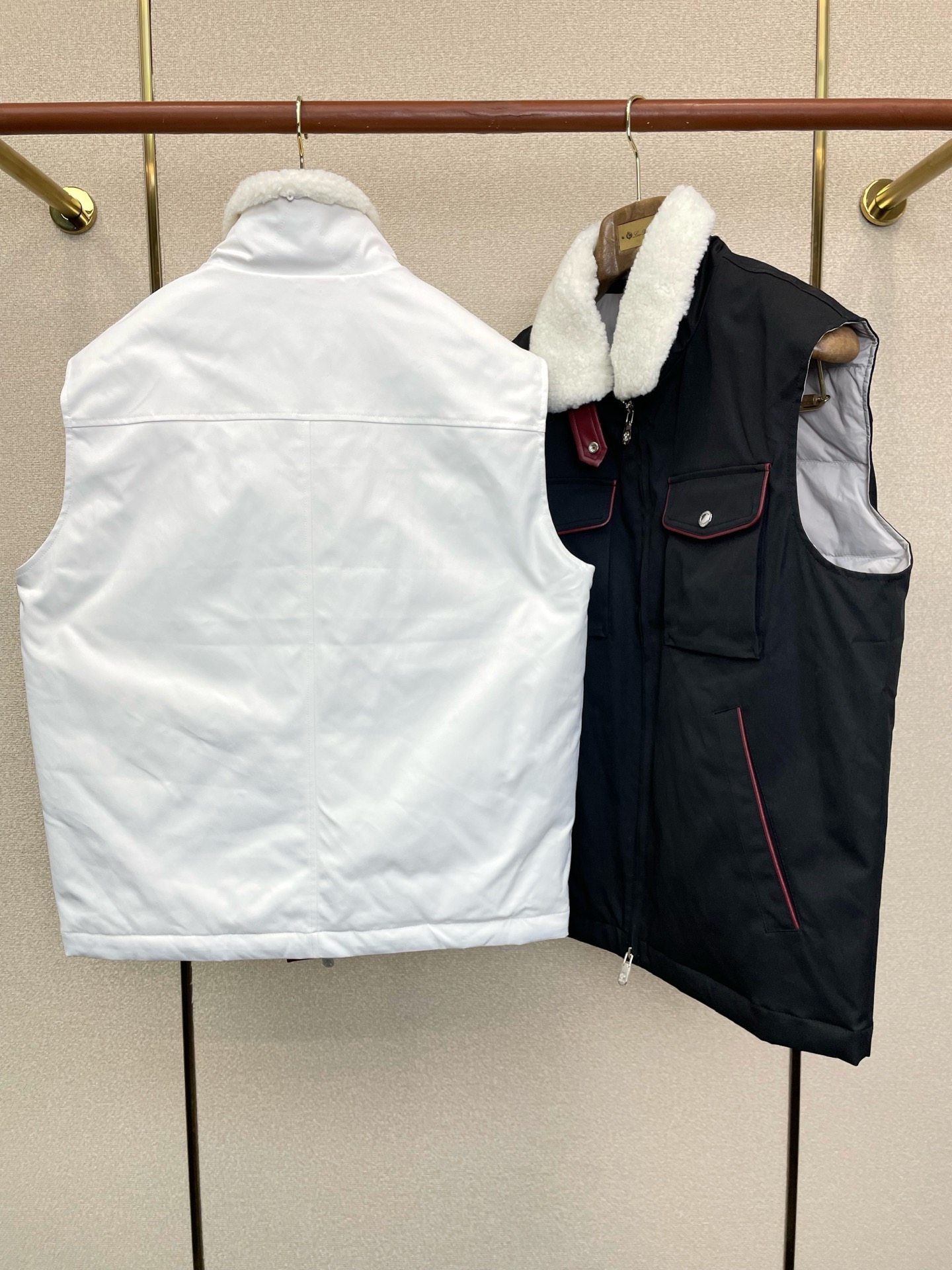 羽绒服- BC-Brunello Cucineli 布鲁内洛 •库奇内利💥砸锅卖铁都要上的新款新款羽绒马甲。贸易公司渠道