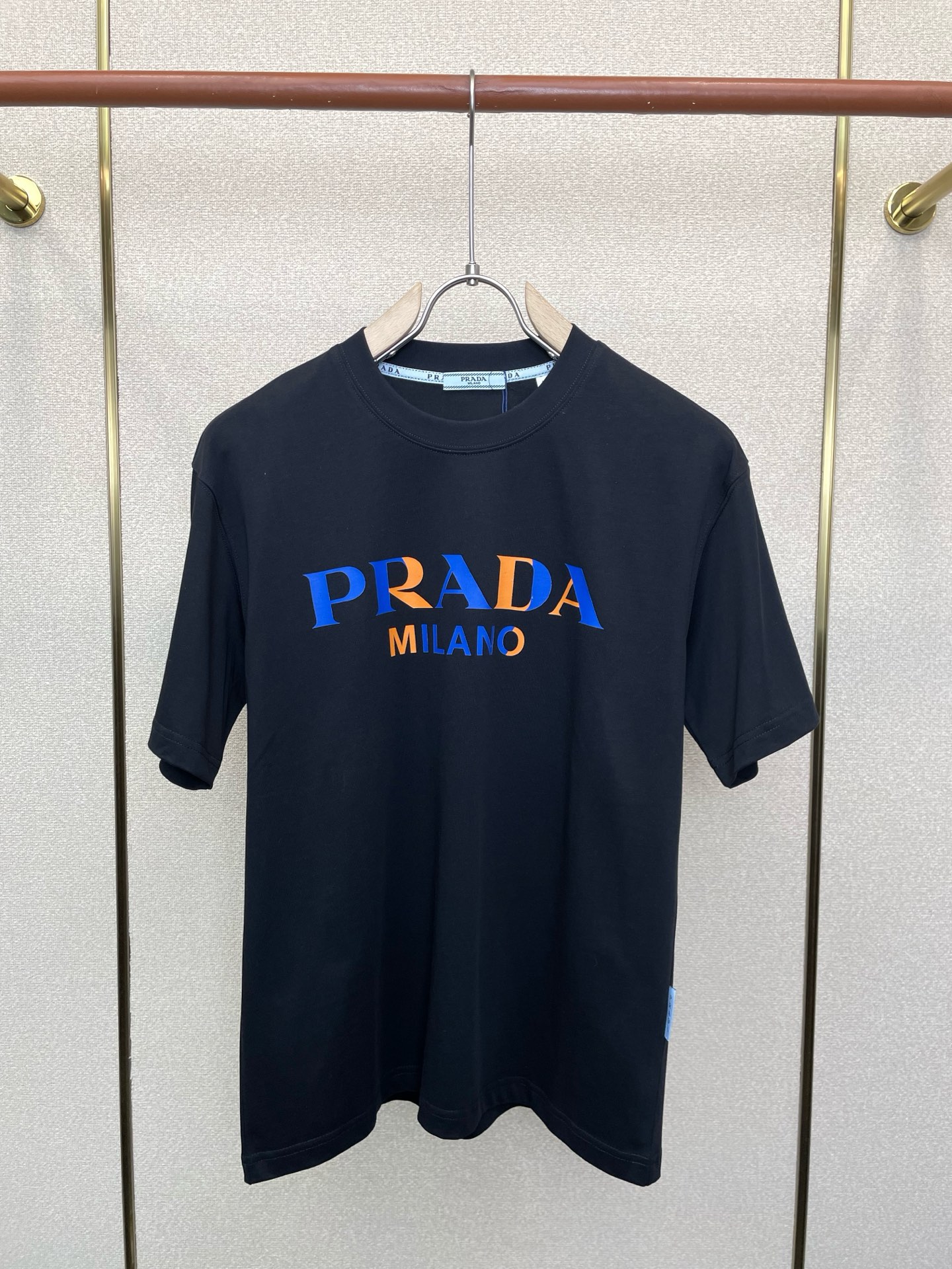 Prada普拉达💥独家专供新款原单男士休闲短袖 高端定制 高端版本 时尚百搭爆款⚠️⚠️✨✨进口面料 手感超柔软细腻  