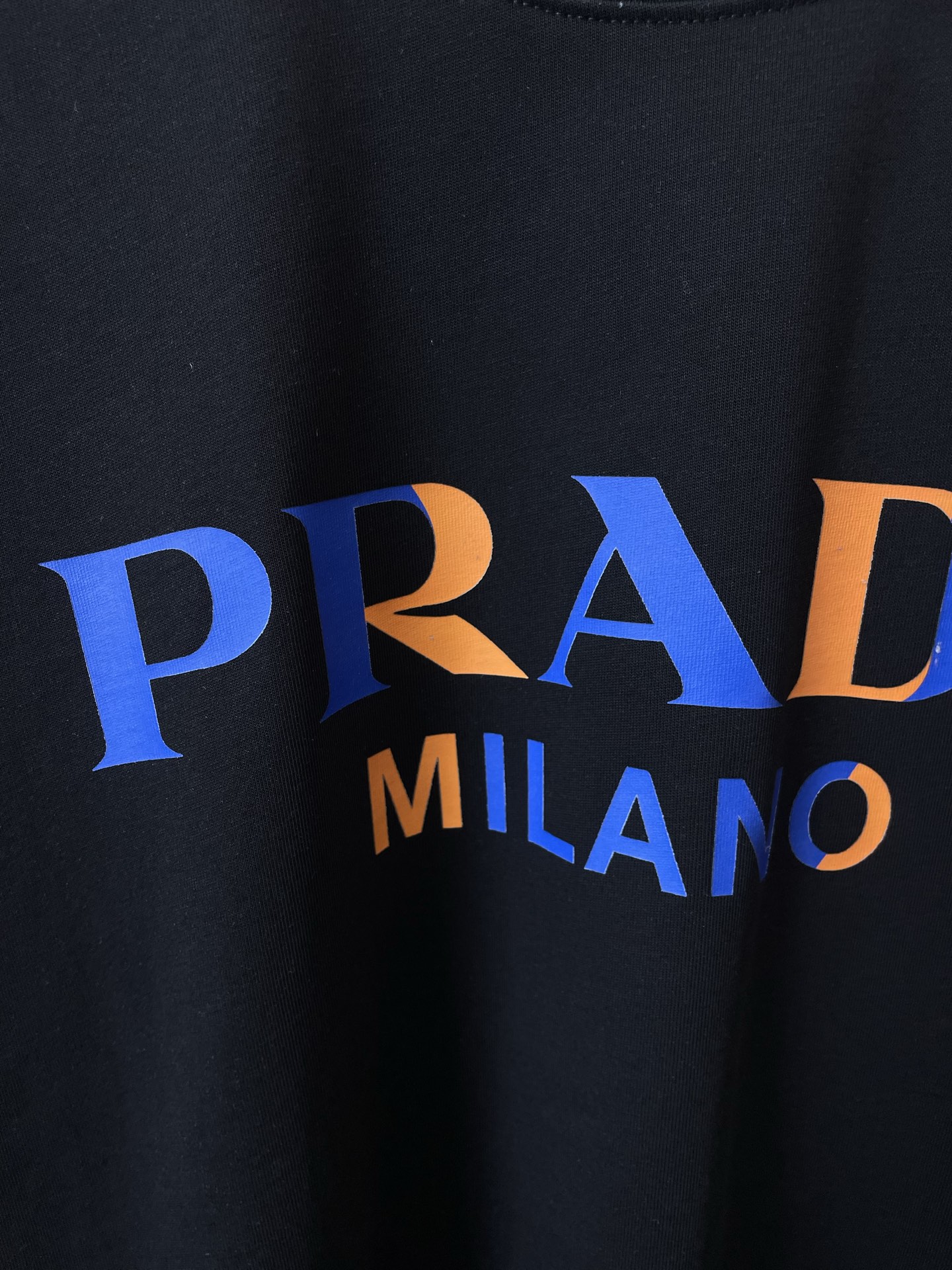 Prada普拉达💥独家专供新款原单男士休闲短袖 高端定制 高端版本 时尚百搭爆款⚠️⚠️✨✨进口面料 手感超柔软细腻  
